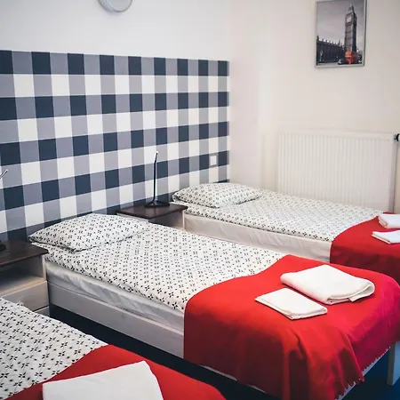 Ll20 Hostel *