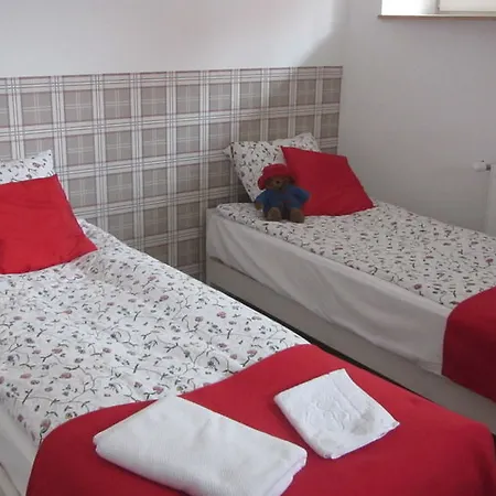 Ll20 Hostel