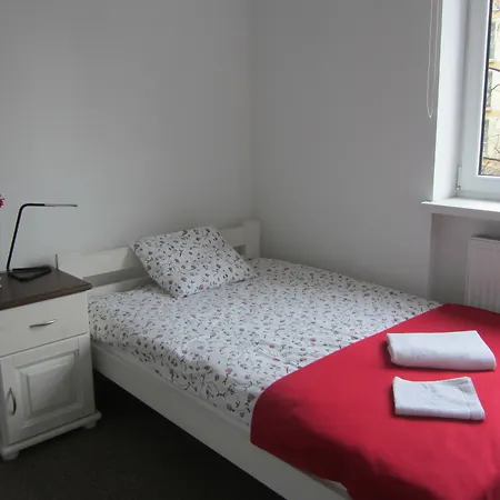 Ll20 Hostel *